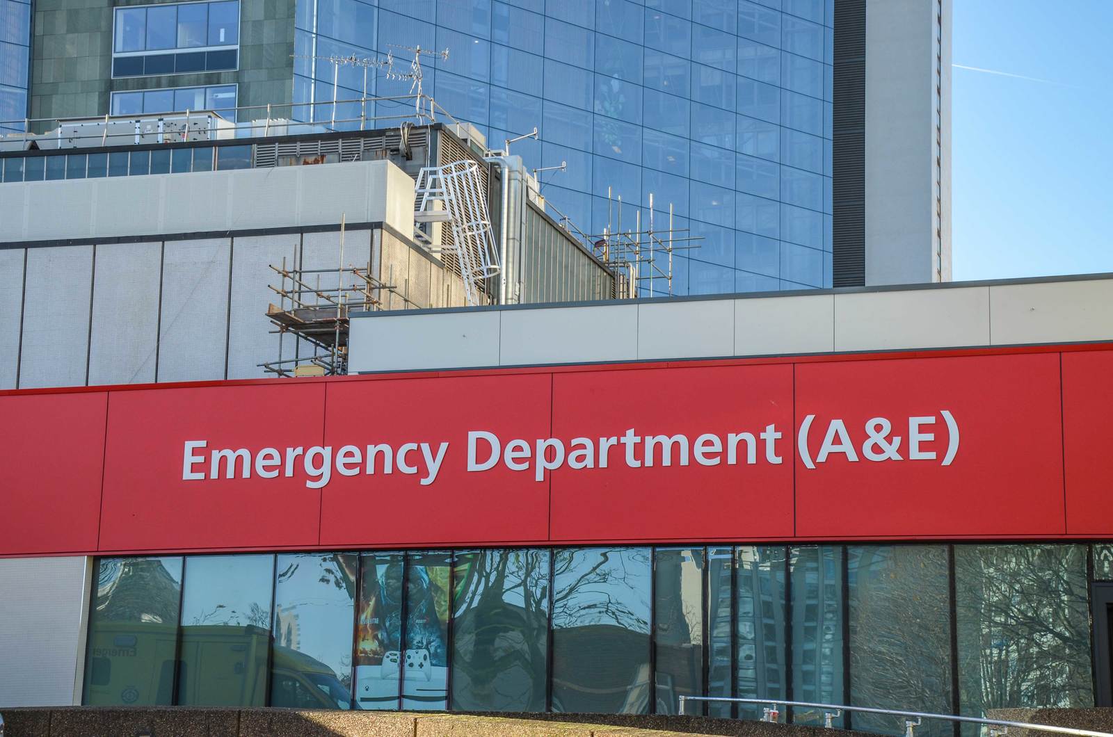Dental patients visiting A&E cost the NHS £18 million a year ...