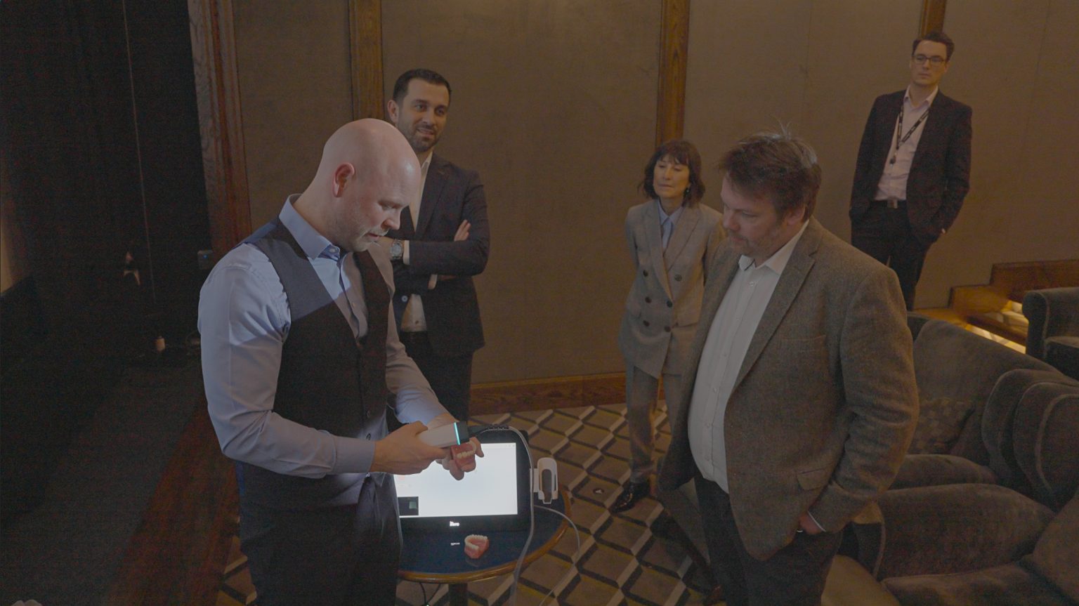 Lighting the way: Align launches Itero Lumina scanner - Dentistry