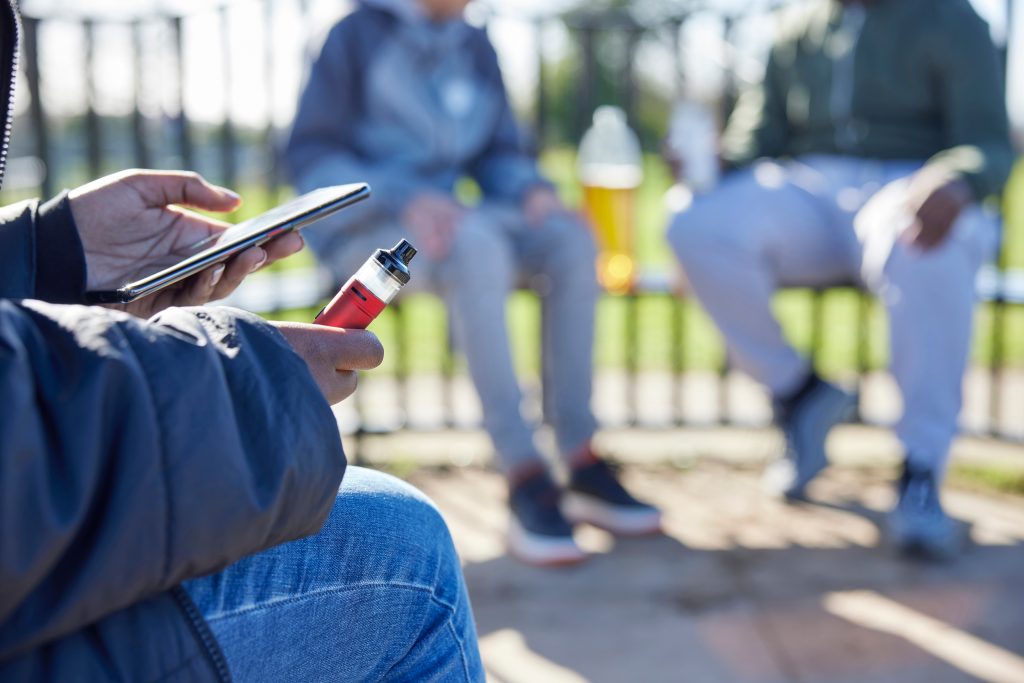 Smoking, vaping and oral health: all you need to know