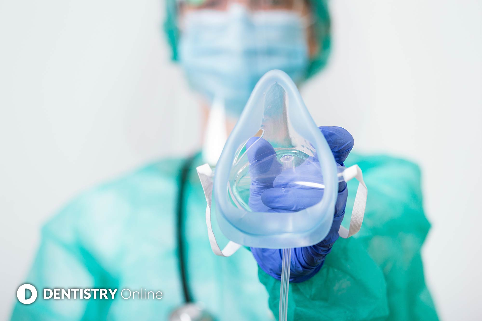 A dental hygienist is giving away £10,00o worth of treatment to NHS frontline workers to thank them for saving her mother's life