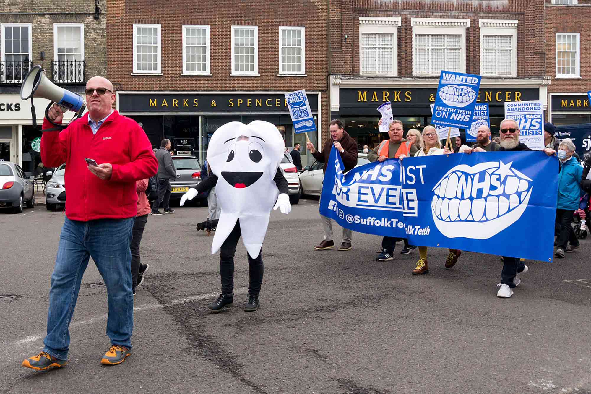 'A national disgrace' – dental charity to offer treatment in face of NHS access troubles